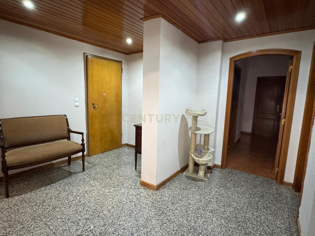 T4 com uma área de 150 m2 localizado em Massamá - Image 6